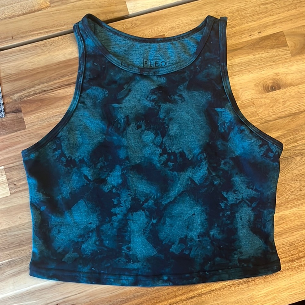 FLEO athletic crop top teal tie-dye
